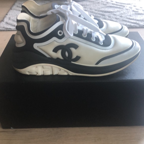 Chanel Sneakers White/ Black - Picture 2 of 4
